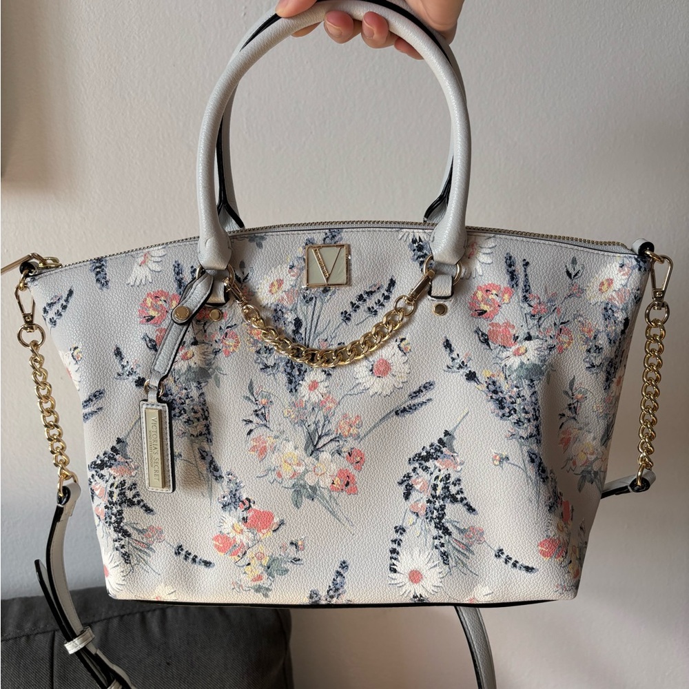 NWOT Victoria’s Secret Floral Bag